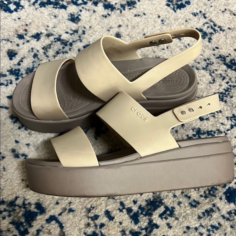 CROCS Cream Sandals with Cushioned Footbed